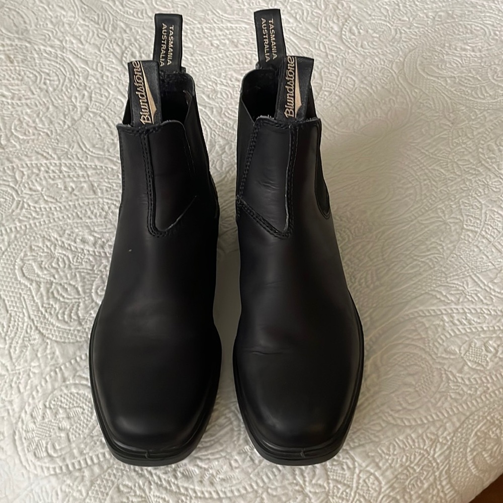Blundstone Chelsea boot black WORN ONCE!